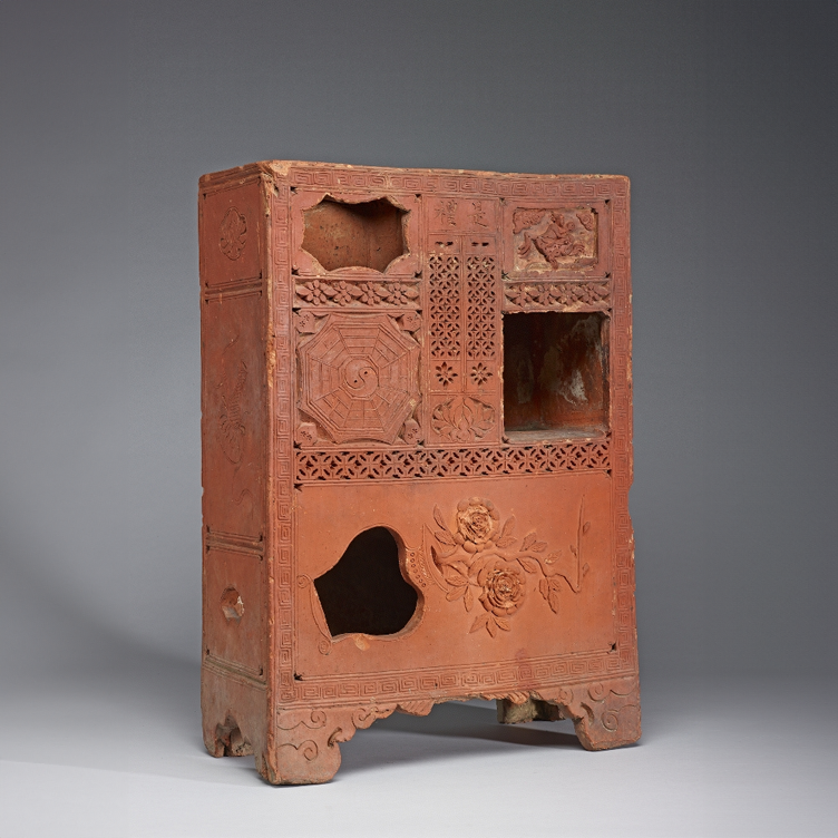 Tea ware cabinet in red clay body with shili mark