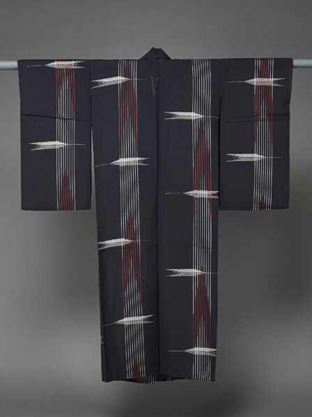 黑地矢羽條紋絣織和服