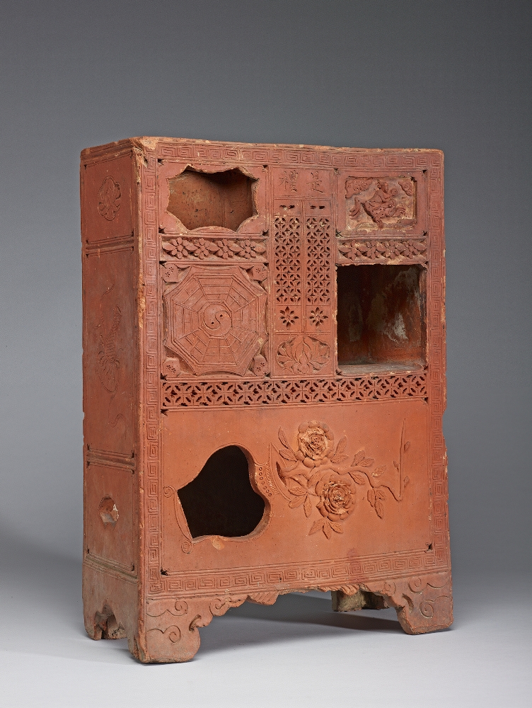 Tea ware cabinet in red clay body with shili mark