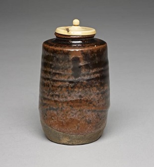 Tea powder caddy in brown glaze