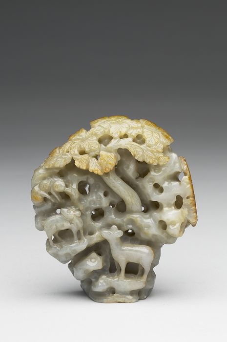 Jade ornament with “Autumn mountains” motif