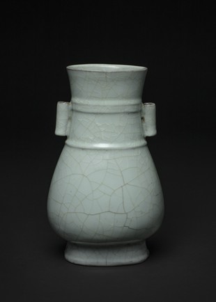 Vase with tubular lug handles in celadon glaze, Guan ware
