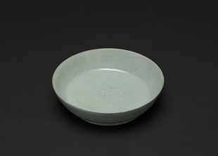 Dish with celadon glaze, Ru ware
