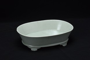 Narcissus basin with celadon glaze, Ru ware