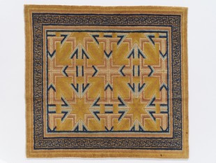 黃地幾何紋座毯