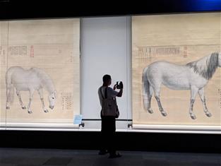 Photo: 乾隆將西域貢馬命名「如意驄、霹靂驤」，並令宮廷畫師郎世寧用和真馬相近的尺寸畫成「十駿圖」