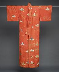 Photo: 日本〈摺紙紋外袍〉