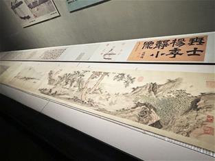 Photo: 唐寅〈琴士圖〉首次來到南院，輕靈線條和淡雅色彩烘托閒適恬淡的氣氛