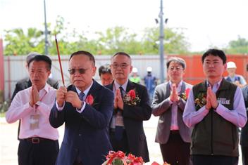 Photo: 2-行政院政務委員史哲擔任上梁祝禱的主典者