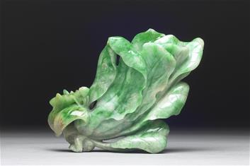 Photo: 8月4日起，〈清 翠玉小白菜〉代班〈翠玉白菜〉於故宮北部院區展出。