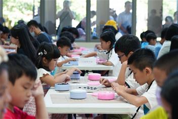 Photo: 故宮首辦圍棋賽，吸引眾多老少民眾與賽