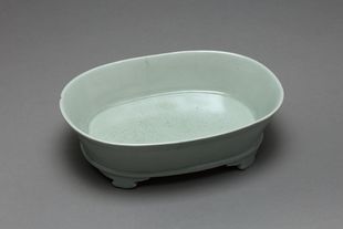 Narcissus basin with celadon glaze, Ru ware