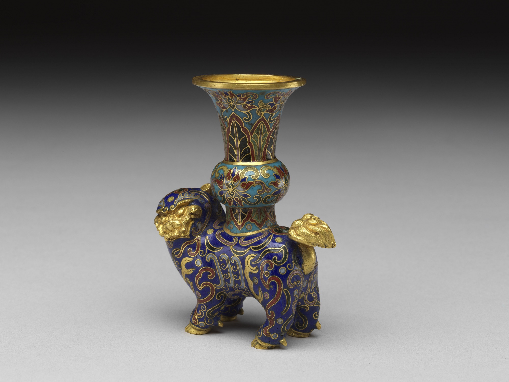 Cloisonné enamel zun vessel on lion