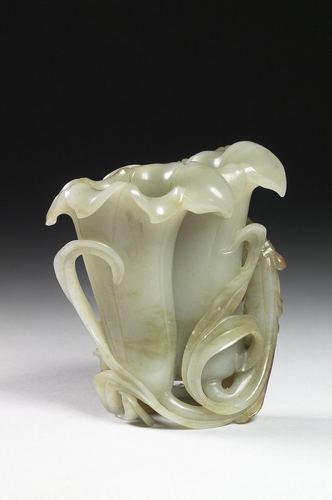 Jade flower holder in the shape of daylilies